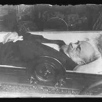 Antonín Dvořák v rakvi