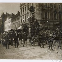 Pohřební průvod Antonína Dvořáka - pohřební vůz