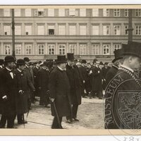 Pohřební průvod Antonína Dvořáka na Smetanově nábřeží