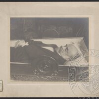 Antonín Dvořák v rakvi