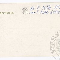 Pohřební průvod Antonína Dvořáka na Smetanově nábřeží - skupina studentů v historických stejnokrojích